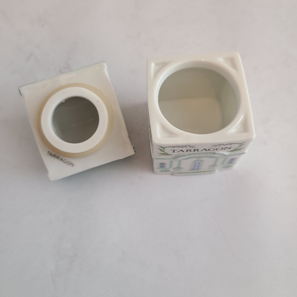 Vintage Lenox Spice Village Spice Jar - 1989 Collection - Tarragon - Picture 6 of 6